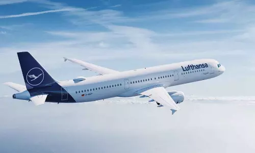 200 Passengers Fly Without A Pilot For 10 Minutes. Heres What Happened