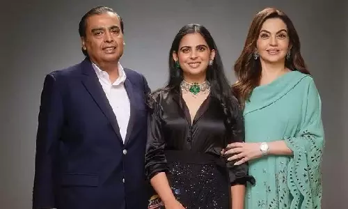 മുകേഷ് അംബാനിയേക്കാൾ ശമ്പളം വാങ്ങുന്നത് മകൾ; റിലയൻസ് റീട്ടെയിലിന്റെ മേധാവിയുടെ മാസശമ്പളം ഇതാണ്...