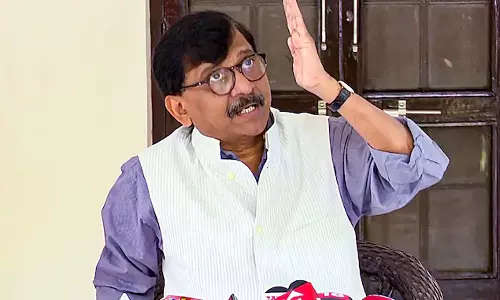 എന്തിനാണീ വിവാഹഘോഷയാത്ര, ഇന്ഡ്യ സഖ്യം ബഹിഷ്കരിക്കണം; വിദേശത്തേക്ക് പ്രതിനിധി സംഘത്തെ അയക്കുന്നതിനെതിരെ സഞ്ജയ് റാവത്ത് എന്തിനാണീ വിവാഹഘോഷയാത്ര, ഇന്ഡ്യ സഖ്യം ബഹിഷ്കരിക്കണം; വിദേശത്തേക്ക് പ്രതിനിധി സംഘത്തെ അയക്കുന്നതിനെതിരെ സഞ്ജയ് റാവത്ത്