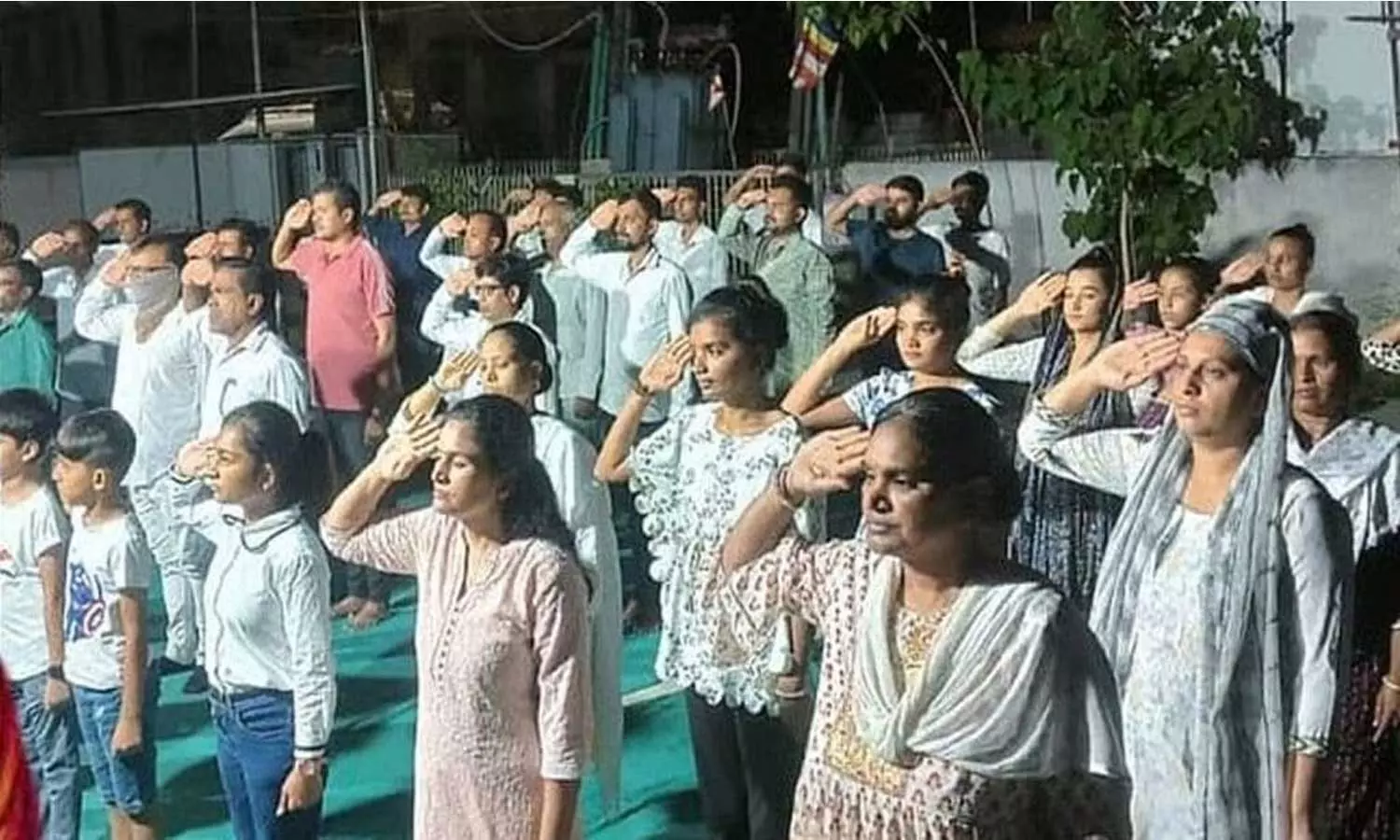 മത സ്വാതന്ത്രത്തിനായുള്ള പോരാട്ടത്തിനൊടുവിൽ 80 ദലിത് കുടുംബങ്ങൾ ബുദ്ധമതം സ്വീകരിച്ചു