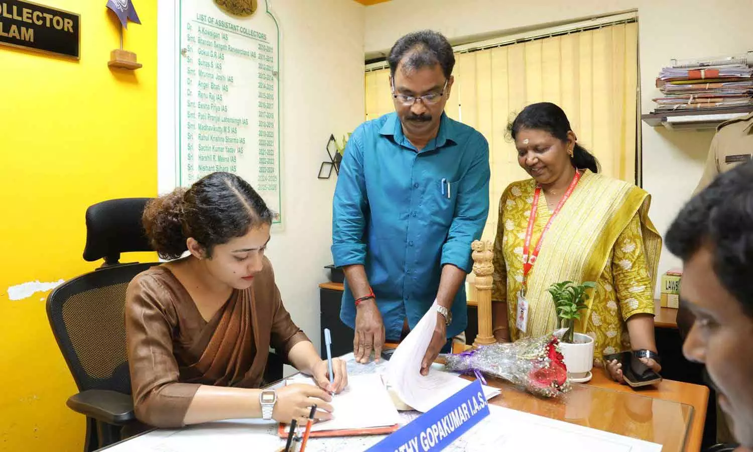 ഐഎഎസ് ഇടത് കൈപ്പിടിയിലൊതുക്കിയ പാർവതി ഗോപകുമാർ ഇനി എറണാകുളം അസിസ്റ്റന്റ് കലക്ടർ