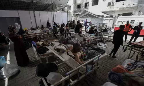 വടക്കൻ ഗസ്സയിലെ അവസാനത്തെ ആശുപത്രിയും ലക്ഷ്യമിട്ട് ഇസ്രായേൽ; ഐസിയുവിന് നേരെ വെടിയുതിർത്തു