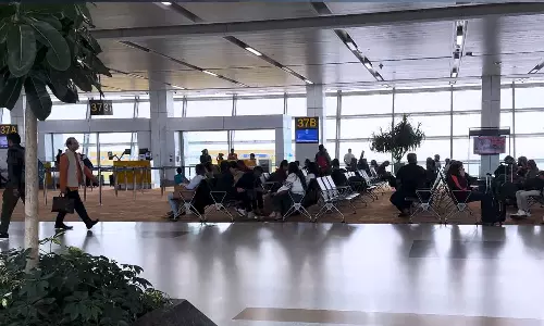 ഫാമിലി വിസിറ്റ് വിസാ നിയന്ത്രണം; മൂന്ന് മലയാളി കുടുംബങ്ങൾ റിയാദ് വിമാനത്താവളത്തിൽ കുടുങ്ങി