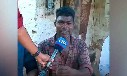 കൊല്ലത്ത് സഹോദരിമാർ മഞ്ഞപ്പിത്തം ബാധിച്ചു മരിച്ച സംഭവം: ഐസിയുവിൽ പ്രവേശിപ്പിക്കണമെന്ന് നിർദേശിച്ച കുട്ടിയെ നിലത്തു കിടത്തി; തിരുവനന്തപുരം മെഡിക്കൽ കോളജിനെതിരെ പെൺകുട്ടികളുടെ അച്ഛൻ