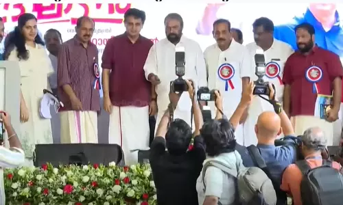 തലസ്ഥാനത്തെ സ്മാർട് സിറ്റി റോഡുകളുടെ   ക്രെഡിറ്റിനെ ചൊല്ലി  എം.ബി രാജേഷ് -മുഹമ്മദ് റിയാസ് പോര്