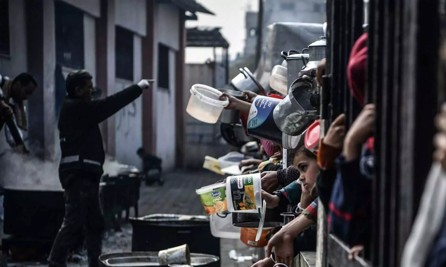 ഗസ്സയിൽ പട്ടിണി; ഉപരോധം തുടർന്ന് ഇസ്രായേൽ ഗസ്സയിൽ പട്ടിണി; ഉപരോധം തുടർന്ന് ഇസ്രായേൽ