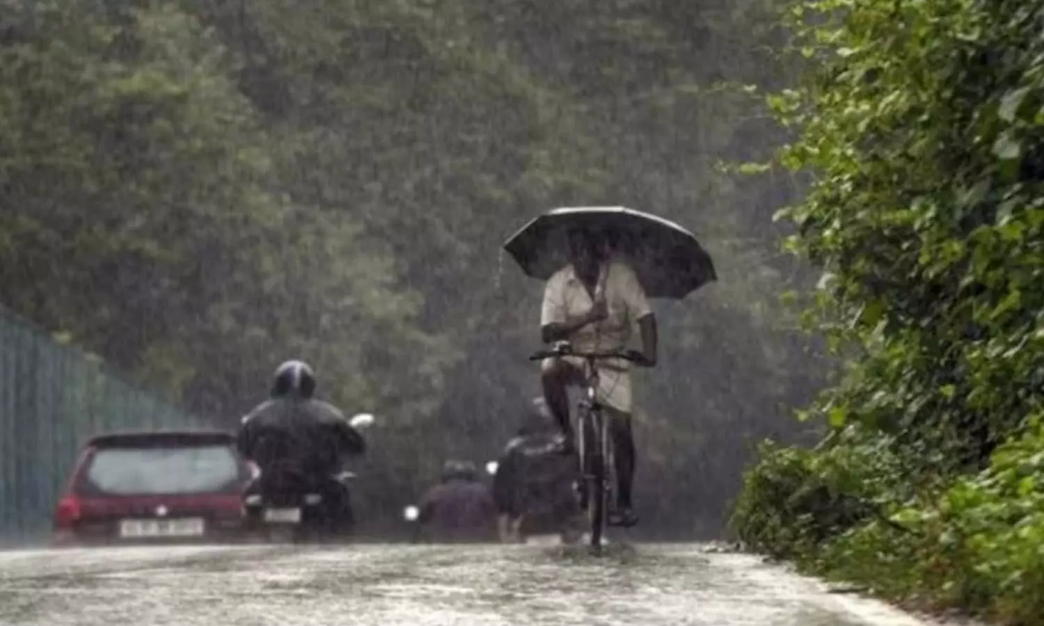 കാലവർഷം നേരത്തെ എത്തി; കനത്ത മഴയിൽ മധ്യകേരളത്തിൽ മഴക്കെടുതി, ഒരു മരണം
