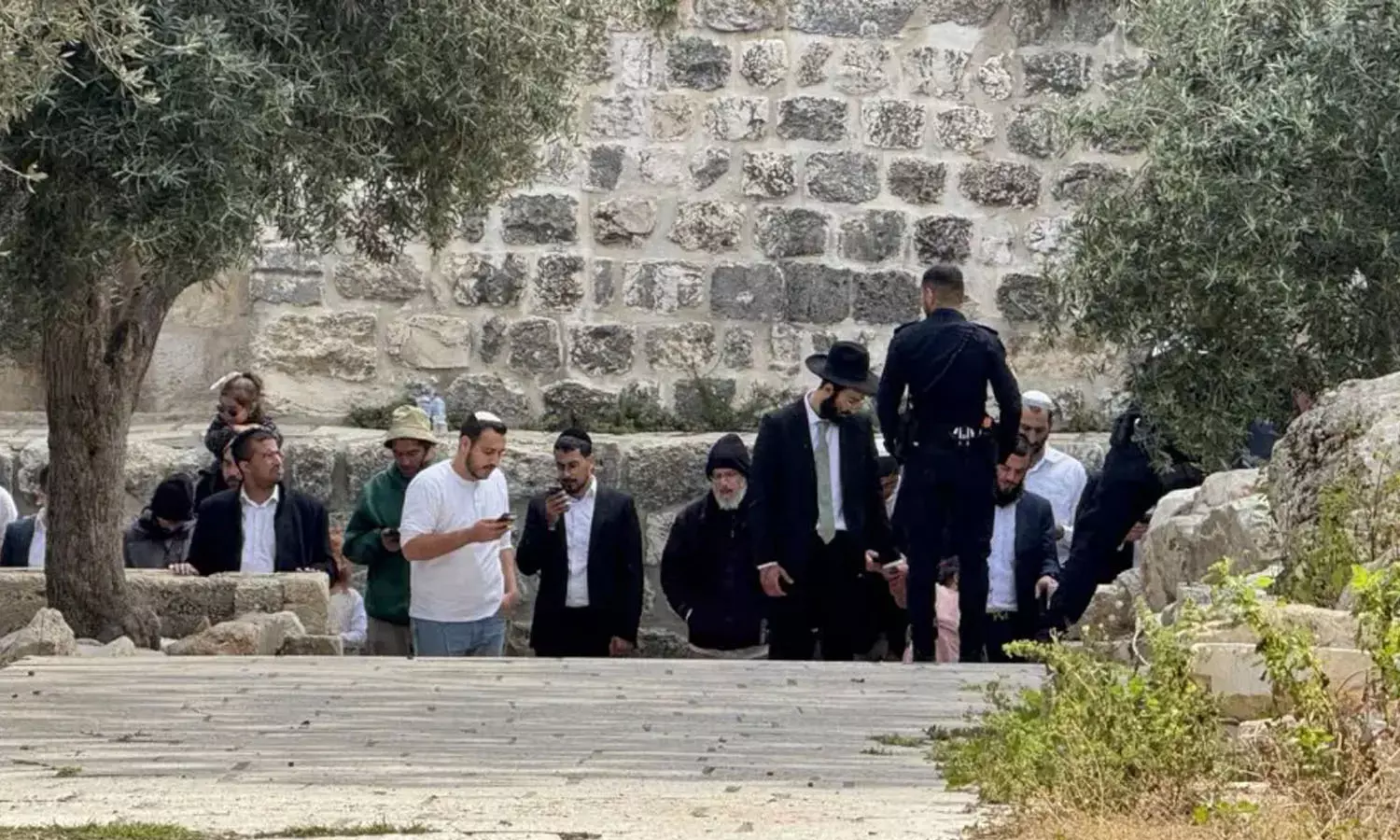 800 വർഷം പഴക്കമുള്ള ഇസ്‌ലാമിക ദേവാലയം വീടാക്കി മാറ്റി ഇസ്രായേലി കുടിയേറ്റക്കാരൻ