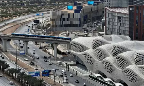 റിയാദ് മെട്രോ ജനകീയമായതോടെ ടാക്‌സികൾക്ക് കനത്ത തിരിച്ചടി; നിരക്കിളവിന് സാധ്യത