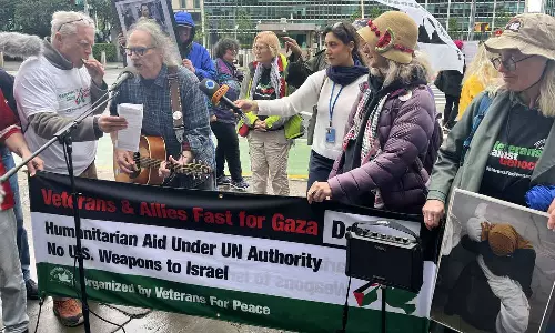 ഗസ്സയ്ക്ക് സഹായം നൽകണം; യുഎൻ ആസ്ഥാനത്തിന് പുറത്ത് ഉപവാസവുമായി അമേരിക്കയിലെ ക്രിസ്ത്യൻ ആക്റ്റിവിസ്റ്റുകൾ