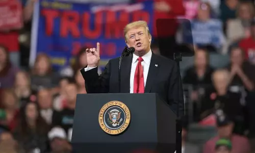 Donald Trump Threatens Apple And Samsung With 25% Tariff