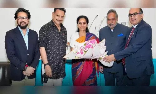 ഇന്ത്യൻ പ്രതിനിധി സംഘം ഖത്തറിൽ; ഇന്ത്യൻ അംബാസഡർ സ്വീകരിച്ചു