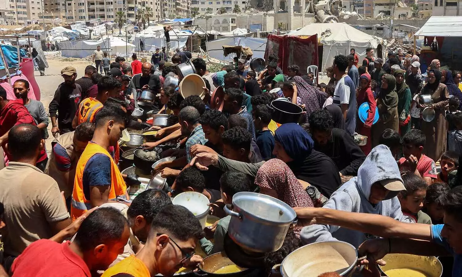 ഗസ്സയിൽ ഇസ്രായേൽ ഉപരോധം തുടരുന്നു; സഹായവിതരണത്തിന് ഇനിയും സംവിധാനമായില്ല ഗസ്സയിൽ ഇസ്രായേൽ ഉപരോധം തുടരുന്നു; സഹായവിതരണത്തിന് ഇനിയും സംവിധാനമായില്ല