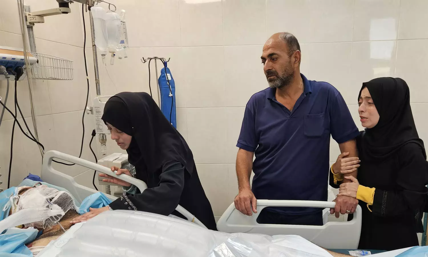 ഗസ്സയിൽ ജോലിക്കിടെ ഡോക്ടറെ മുന്നിലെത്തിയത് സ്വന്തം കുഞ്ഞുങ്ങളുടെ മൃതദേഹങ്ങൾ