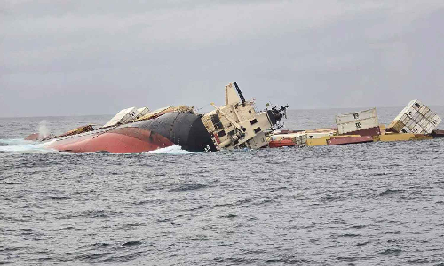 കൊച്ചി കപ്പൽ അപകടം; തീരത്തടിഞ്ഞ കണ്ടെയ്നറുകൾ സുരക്ഷിത കേന്ദ്രത്തിലേക്ക് മാറ്റും