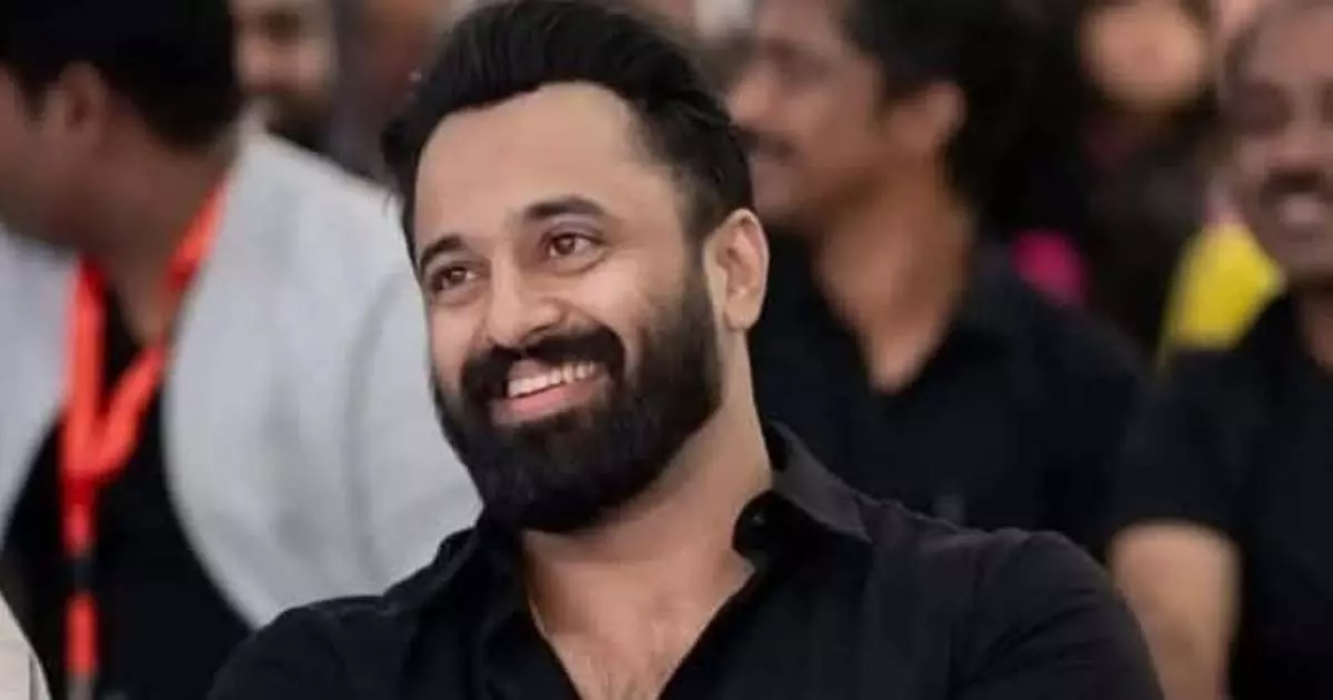 കരണത്തടിച്ചു, ഇനി കണ്മുന്നില് വന്നാല് കൊന്നുകളയുമെന്ന് ഉണ്ണിമുകുന്ദന് ഭീഷണിപ്പെടുത്തി: മുന് മാനേജര് വിപിന് കുമാര് കരണത്തടിച്ചു, ഇനി കണ്മുന്നില് വന്നാല് കൊന്നുകളയുമെന്ന് ഉണ്ണിമുകുന്ദന് ഭീഷണിപ്പെടുത്തി: മുന് മാനേജര് വിപിന് കുമാര്