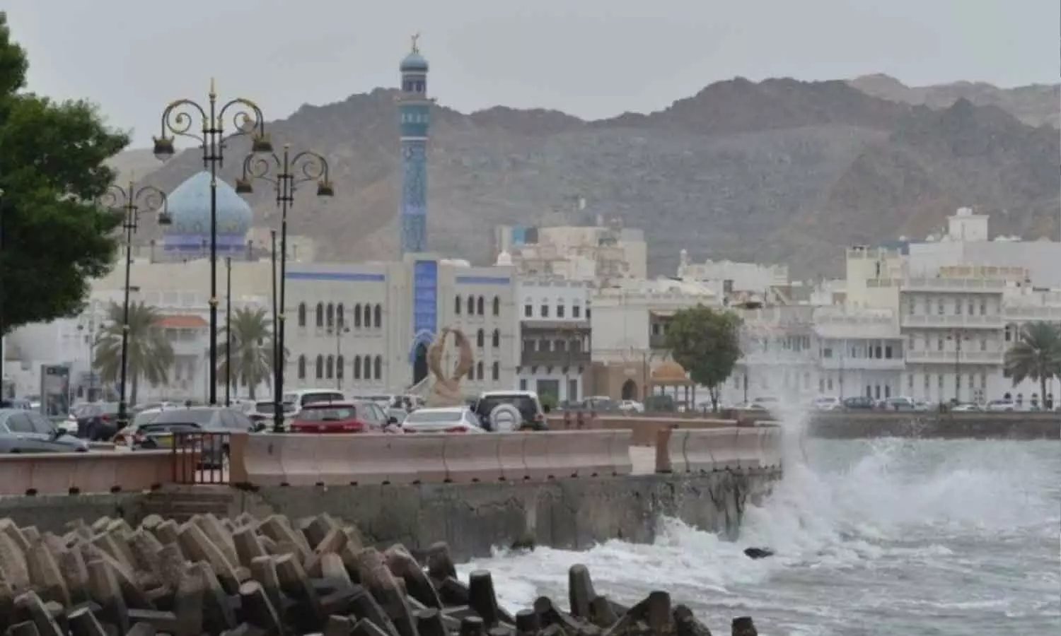 ഒമാനിൽ ശക്തമായ വടക്കുപടിഞ്ഞാറൻ കാറ്റിന് സാധ്യത; മിക്ക ഗവർണറേറ്റുകളെയും ബാധിക്കും ഒമാനിൽ ശക്തമായ വടക്കുപടിഞ്ഞാറൻ കാറ്റിന് സാധ്യത; മിക്ക ഗവർണറേറ്റുകളെയും ബാധിക്കും