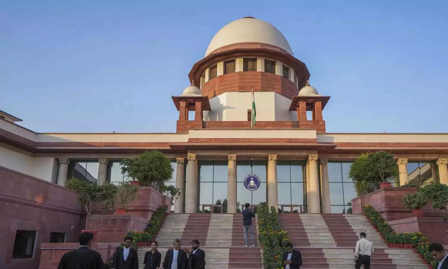 ഹൈക്കോടതികളില് പുതിയ ജസ്റ്റിസുമാര്, 21 ജഡ്ജിമാര്ക്ക് സ്ഥലംമാറ്റം; ശിപാര്ശയുമായി സുപ്രിംകോടതി കൊളീജിയം ഹൈക്കോടതികളില് പുതിയ ജസ്റ്റിസുമാര്, 21 ജഡ്ജിമാര്ക്ക് സ്ഥലംമാറ്റം; ശിപാര്ശയുമായി സുപ്രിംകോടതി കൊളീജിയം