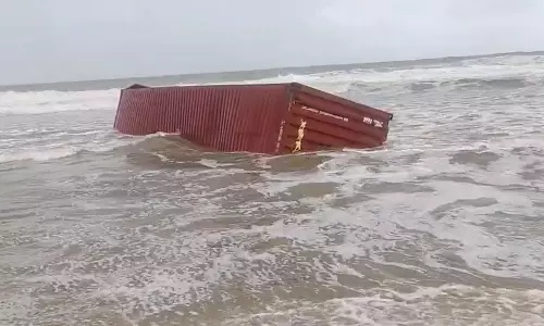 കൊച്ചിയില്‍ മുങ്ങിയ ചരക്കുകപ്പലിലെ കണ്ടെയ്നർ വർക്കലയിലും അഞ്ചുതെങ്ങിലും അടിഞ്ഞു