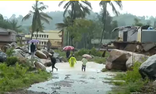 അടുത്തൊരു മഴക്കുരുതിക്ക് കൊടുക്കരുത്; എങ്ങനെ ജീവിക്കുമെന്ന് പടവെട്ടിക്കുന്നിലെ 27 കുടുംബങ്ങൾ