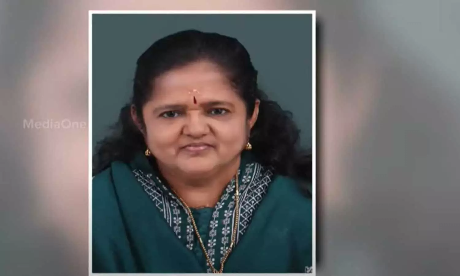 വിരമിക്കാന്‍ രണ്ടുദിവസം മാത്രം; പാലക്കാട്ട് ബസിനടിയില്‍പ്പെട്ട് എംപ്ലോയ്മെൻറ് ഓഫീസര്‍ക്ക് ദാരുണാന്ത്യം