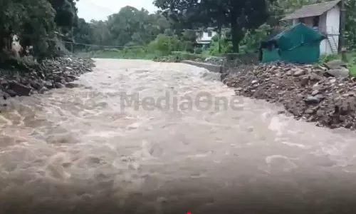 കോഴിക്കോട് വിലങ്ങാട് കനത്ത മഴ; പുഴയിൽ മഴവെള്ളപാച്ചിൽ