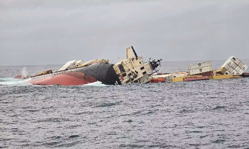 കൊച്ചി കപ്പൽ അപകടം: പ്രത്യേക ദുരന്തമായി പ്രഖ്യാപിച്ച് സംസ്ഥാന ദുരന്തനിവാരണ വകുപ്പ്