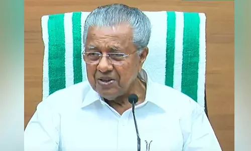 കപ്പൽ അപകടം കേരളത്തെ വലിയ ആശങ്കയിലാക്കി, ഇന്ധനം പുറത്തെടുക്കുന്നതുവരെ 20 നോട്ടിക്കൽ മൈൽ ദൂരം മത്സ്യബന്ധനം പാടില്ല: മുഖ്യമന്ത്രി