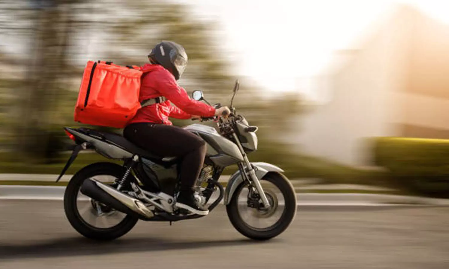 Qatar Temporarily Suspends Motorbike Delivery Services Qatar Temporarily Suspends Motorbike Delivery Services