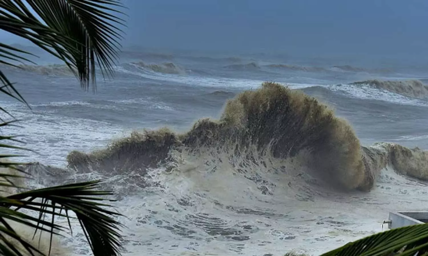 കേരള-കർണാടക തീരങ്ങളിൽ ജൂൺ ഒന്ന് വരെയും, ലക്ഷദ്വീപ് തീരത്ത് ജൂൺ മൂന്ന് വരെയുെം മത്സ്യബന്ധനത്തിന് വിലക്ക്