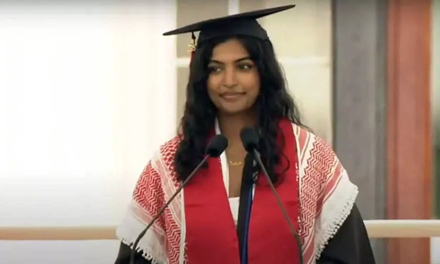 ഫലസ്തീൻ സ്വതന്ത്രമാകണമെന്ന് എംഐടി ആഗ്രഹിക്കുന്നു: ഇസ്രായേൽ വംശഹത്യക്കെതിരെ ബിരുദദാന ചടങ്ങിൽ വിദ്യാർഥിനിയുടെ പ്രസംഗം