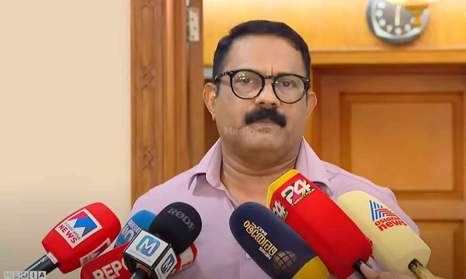 KM Shaji reaction about M Swaraj KM Shaji reaction about M Swaraj