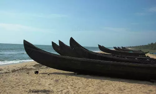 കോട്ടയത്ത് മീൻ പിടിക്കുന്നതിനിടെ വള്ളം മറിഞ്ഞ് രണ്ട് മരണം