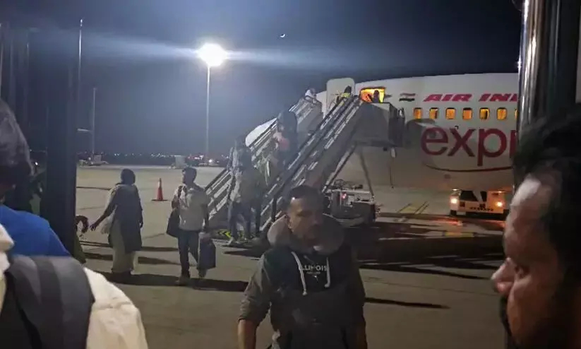 സാങ്കേതിക തകരാർ: ദുബൈയിൽ നിന്ന് കൊച്ചിയിലേക്ക് പുറപ്പെട്ട എയർ ഇന്ത്യ എക്സ്പ്രസ് മസ്കത്തിൽ ഇറക്കി