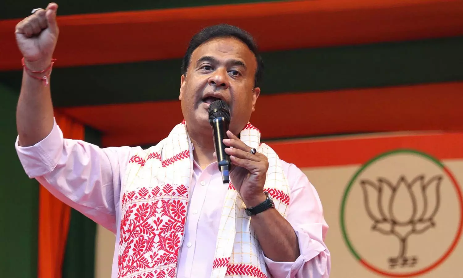 വിദേശികളെന്ന് കണ്ടെത്തിയവരെ ബംഗ്ലാദേശിലേക്ക് നാടുകടത്തുന്നു; സ്ഥിരീകരിച്ച് അസം മുഖ്യമന്ത്രി ഹിമന്ത ബിശ്വ ശർമ്മ