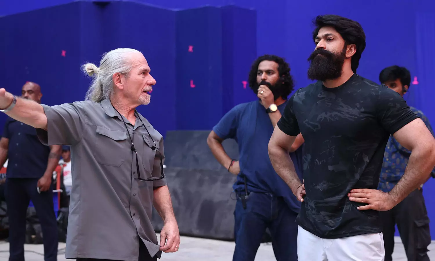 യാഷും മാഡ് മാക്സ് സ്റ്റണ്ട് ഡയറക്ടർ ഗൈ നോറിസും ചേർന്ന്  രാമായണത്തിനായി വമ്പൻ ആക്ഷൻ രംഗങ്ങള്‍ ചിത്രീകരിക്കുന്നു; ചിത്രങ്ങൾ പുറത്ത്