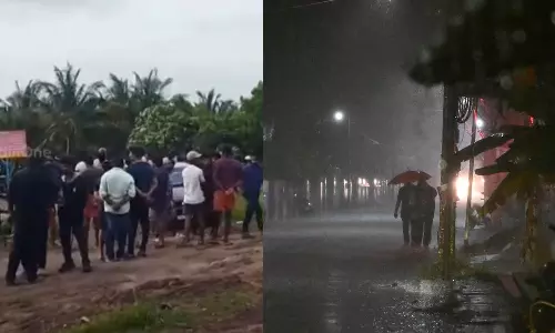 സംസ്ഥാനത്ത് വ്യാപക മഴക്കെടുതിയിൽ ഇന്ന് ഏഴ് മരണം; തൃശൂരിൽ ഇരുന്നൂറോളം വീടുകൾ ഭാഗികമായി തകർന്നു സംസ്ഥാനത്ത് വ്യാപക മഴക്കെടുതിയിൽ ഇന്ന് ഏഴ് മരണം; തൃശൂരിൽ ഇരുന്നൂറോളം വീടുകൾ ഭാഗികമായി തകർന്നു