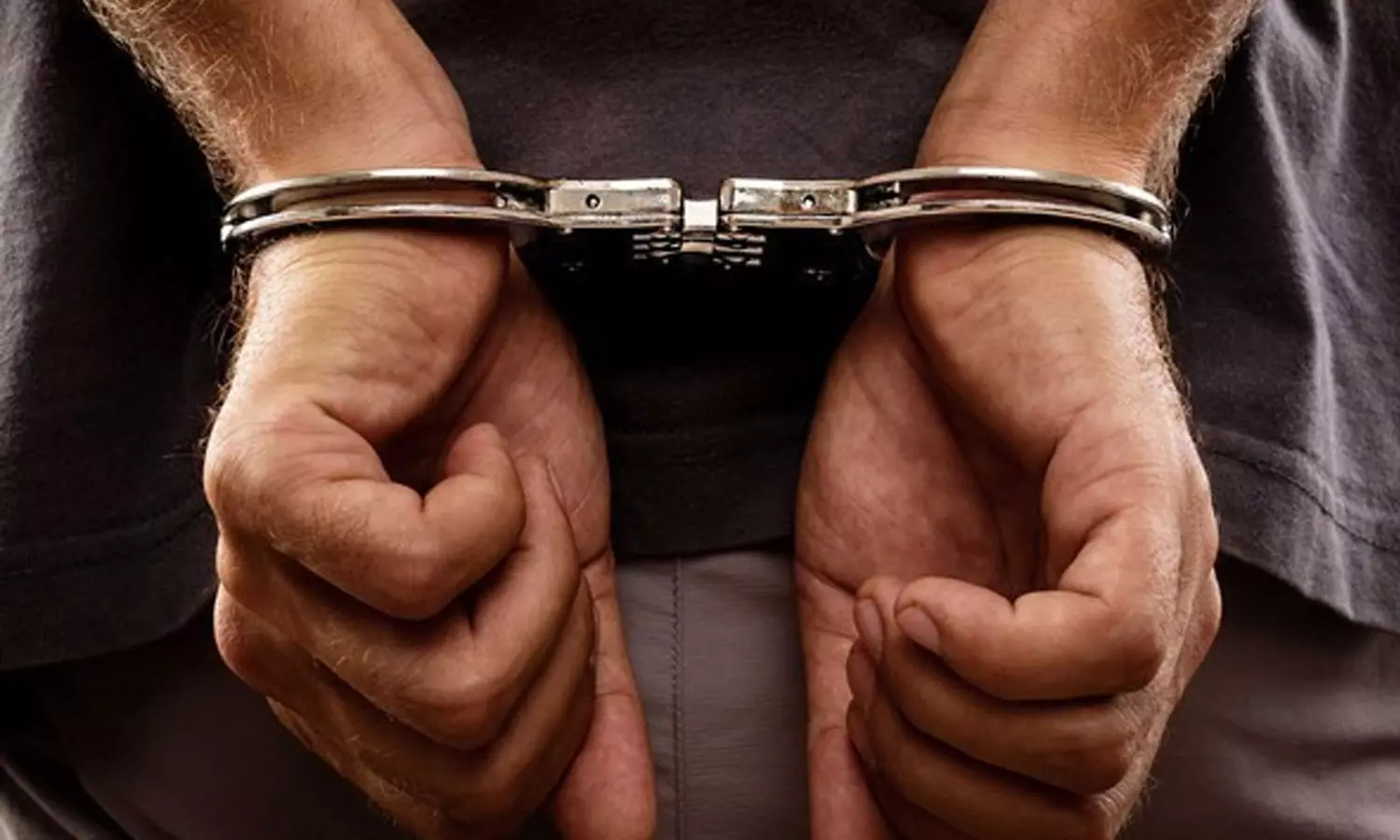 ഒറ്റപ്പാലം പള്ളിയിൽ കവർച്ച നടത്തിയ പ്രതി പിടിയിൽ ഒറ്റപ്പാലം പള്ളിയിൽ കവർച്ച നടത്തിയ പ്രതി പിടിയിൽ