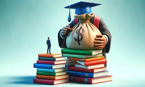 വർധിപ്പിച്ച ഫീസ് ഇഎംഐയായി അടക്കാമെന്ന് ബെംഗളൂരുവിലെ സ്‌കൂളുകൾ; സ്വകാര്യ പണമിടപാടുകാരെ ഉൾപ്പെടുത്തിയുള്ള പദ്ധതിയിൽ ആശങ്കാകുലരായി രക്ഷിതാക്കൾ