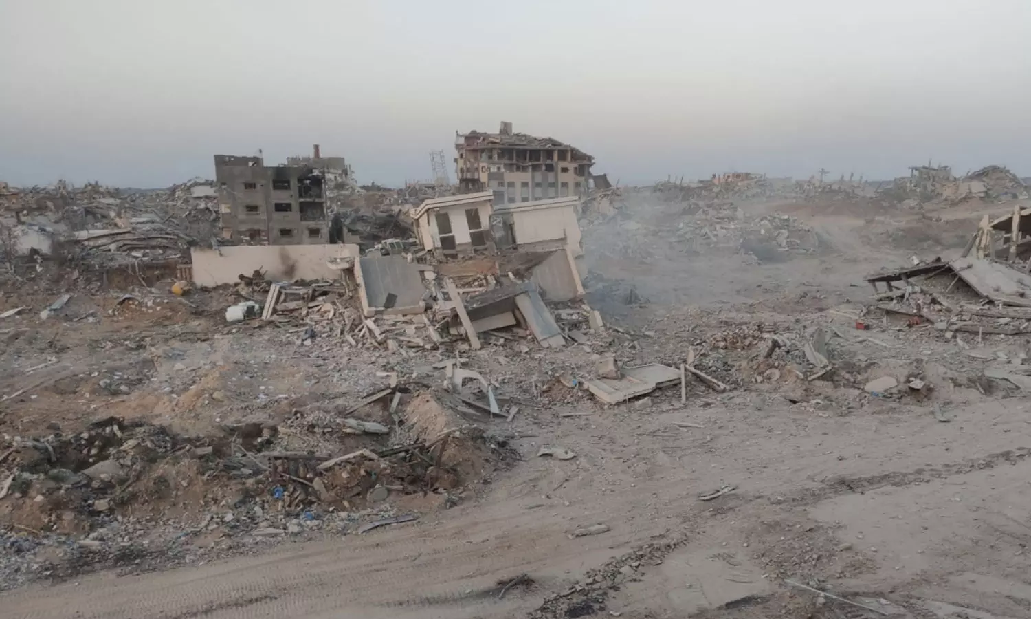 ഗസ്സയിലെ ഏക ഡയാലിസിസ് കേന്ദ്രവും ബോംബിട്ട് തകർത്ത് ഇസ്രായേൽ ഗസ്സയിലെ ഏക ഡയാലിസിസ് കേന്ദ്രവും ബോംബിട്ട് തകർത്ത് ഇസ്രായേൽ