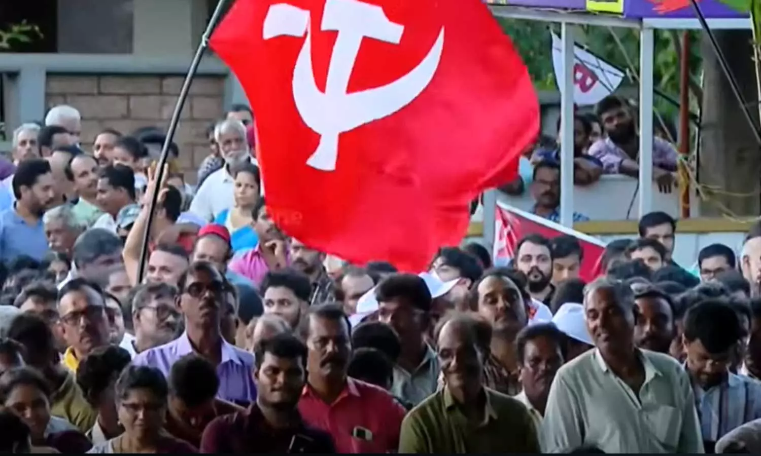 നിലമ്പൂരിൽ ചതിയുടെ ചരിത്രം ഓർമ്മിപ്പിച്ച് എൽഡിഎഫ്; വഞ്ചനക്കെതിരെ ഒരു വോട്ടെന്ന് മുദ്രാവാക്യം