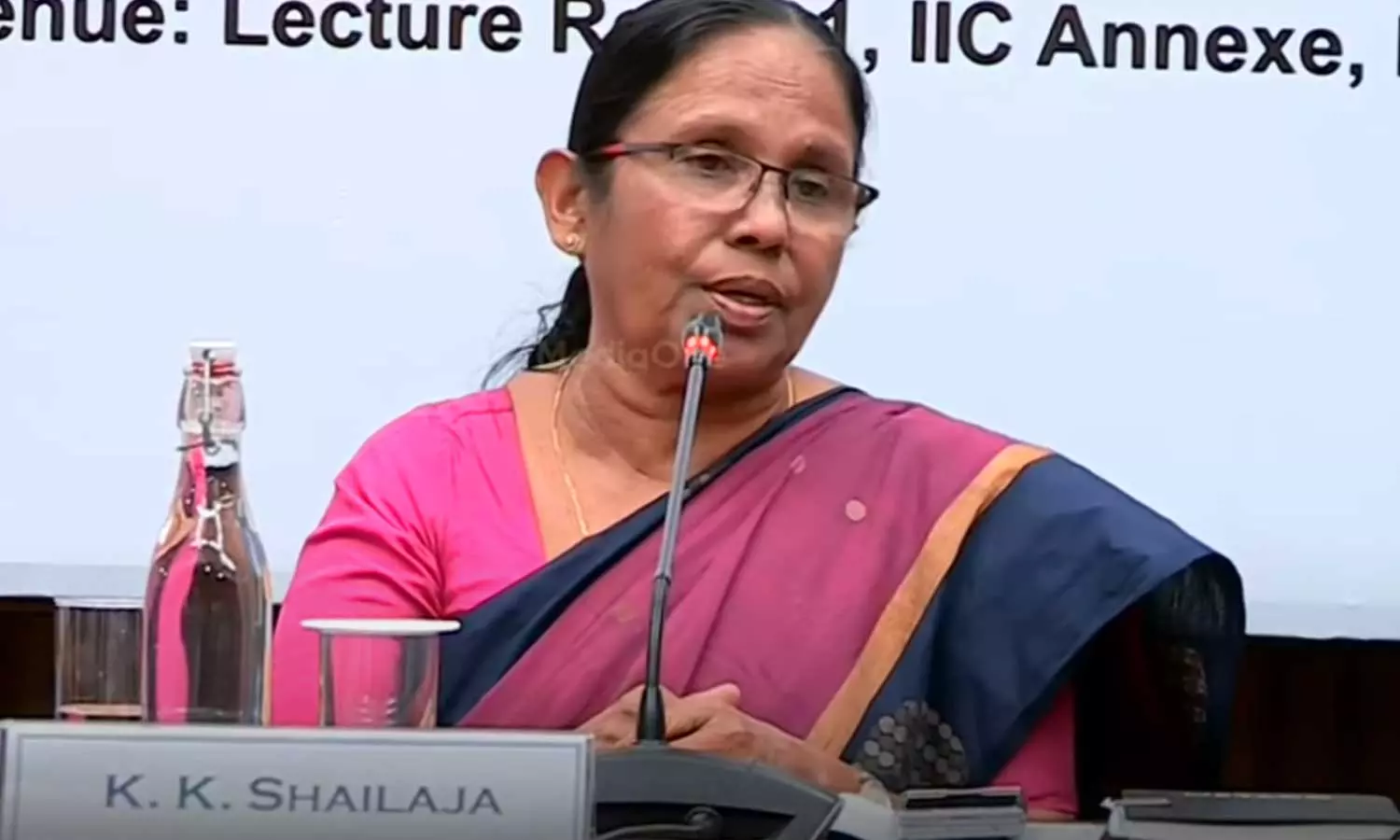 മാഗ്‍സസെ പുരസ്കാരം നിരസിച്ചത് രാഷ്ട്രീയ കാരണങ്ങളാല്‍; മുൻ ആരോഗ്യമന്ത്രി കെ.കെ ശൈലജ