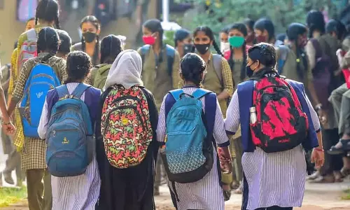 മലബാറിലെ പ്ലസ് വൺ സീറ്റ് പ്രതിസന്ധിക്ക് ഇത്തവണയും പരിഹാരമില്ല; ആദ്യഘട്ട അലോട്ട്മെന്റിൽ പുറത്തായത്  ഒരുലക്ഷത്തിലേറെ പേർ