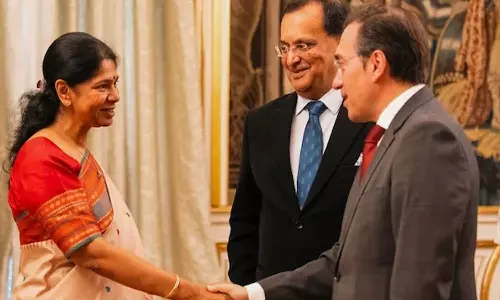 ഇന്ത്യയുടെ രാഷ്ട്ര ഭാഷ ഏതാണ്?; കനിമൊഴിയുടെ മറുപടിക്ക് മാഡ്രിഡിൽ നിറഞ്ഞ കൈയ്യടി