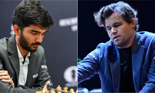 കറിയുടെ മണമടിച്ച് മാഗ്‌നസ് കിറുങ്ങിപ്പോയതാകാം; മാഗ്‌നസ് കാൾസനെ തറ പറ്റിച്ച ഗുകേഷിനെതിരെ വംശീയ അധിക്ഷേപം