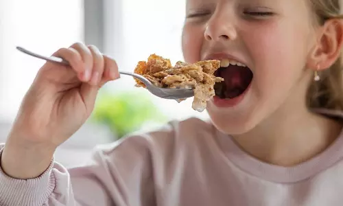 ഈ പദാര്‍ത്ഥങ്ങള്‍ കൂടുതലുള്ള ഭക്ഷ്യവസ്തുക്കള്‍ കഴിക്കരുത്; മുന്നറിയിപ്പുമായി പൊതുജനാരോഗ്യ പ്രവര്‍ത്തകര്‍