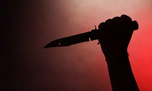 ത‍ൃശൂരിൽ യുവാക്കൾക്ക് വെട്ടേറ്റു: ആക്രമിച്ചവരും വെട്ടേറ്റവരും ക്രിമിനൽ പശ്ചാത്തലമുള്ളവർ