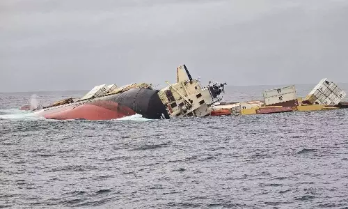 കപ്പൽ അപകടം: മത്സ്യത്തൊഴിലാളികള്‍ക്ക് 10 കോടി 55 ലക്ഷം സഹായം അനുവദിച്ച് സർക്കാർ ഉത്തരവിറക്കി