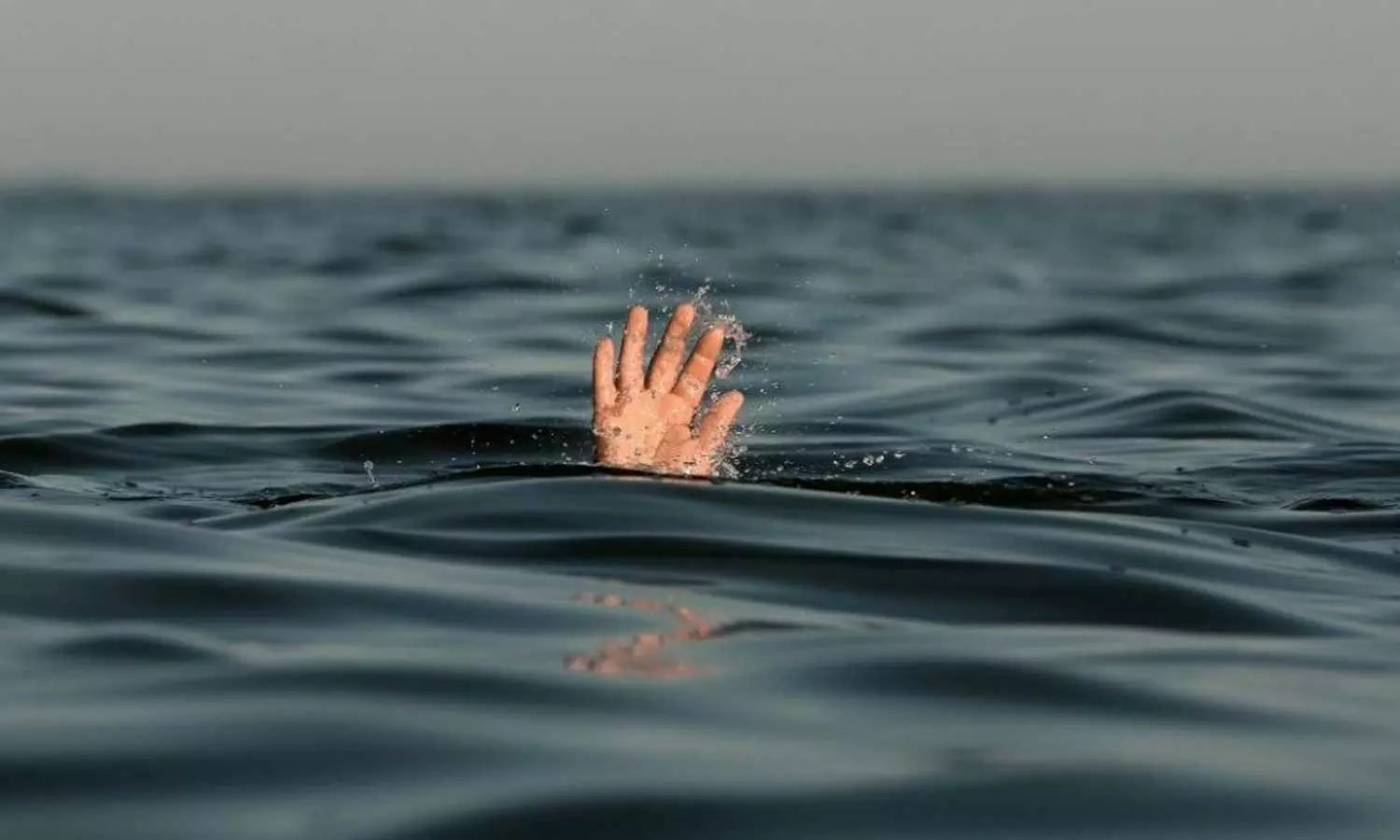 മലപ്പുറം അരീക്കോട് ചാലിയാറിൽ ഒഴുക്കിൽപ്പെട്ട് കാണാതായ 13കാരന്റെ മൃതദേഹം കണ്ടെത്തി മലപ്പുറം അരീക്കോട് ചാലിയാറിൽ ഒഴുക്കിൽപ്പെട്ട് കാണാതായ 13കാരന്റെ മൃതദേഹം കണ്ടെത്തി