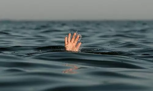 മലപ്പുറം അരീക്കോട് ചാലിയാറിൽ ഒഴുക്കിൽപ്പെട്ട് കാണാതായ 13കാരന്റെ മൃതദേഹം കണ്ടെത്തി മലപ്പുറം അരീക്കോട് ചാലിയാറിൽ ഒഴുക്കിൽപ്പെട്ട് കാണാതായ 13കാരന്റെ മൃതദേഹം കണ്ടെത്തി